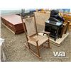 Image 2 : AMISH SOLID WOOD ROCKING CHAIR