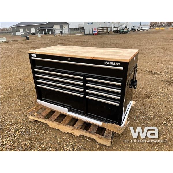 HUSKY BLACK TOOL BENCH