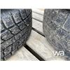 Image 4 : (4) TOYO OBSERVE GSI 5 245/60R18 WINTER TIRES