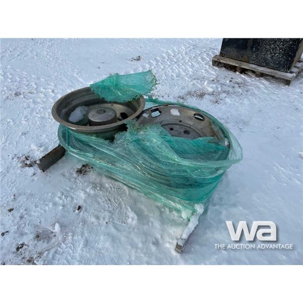 PLASTIC DUAL WHEEL COVERS