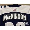 Image 4 : NATHAN MACKINNON COLORADO AVALANCHE SIGNED JERSEY