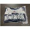 Image 7 : NATHAN MACKINNON COLORADO AVALANCHE SIGNED JERSEY