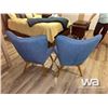 Image 4 : (2) BLUE CHAIRS