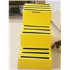 Image 2 : MARCHE EN PLASTIQUE 32"x22"x30" 500LBS CAP. -NEUF