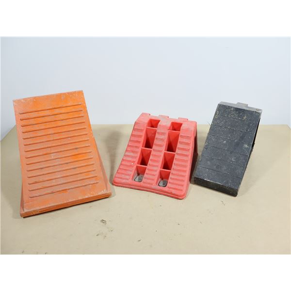 LOT DE 3mcx DE CALES DE ROUES ASST