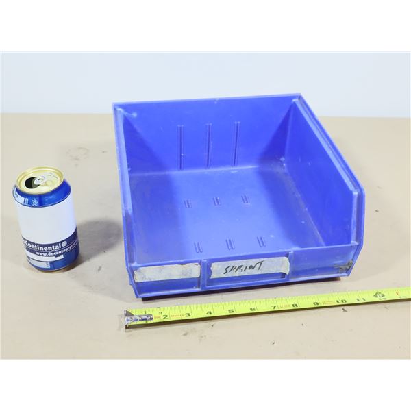 BAC EN PLASTIQUE BLEU 11"x11"x5"