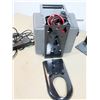 Image 2 : 12v DUAL DIRECTION ELEC. TRAIL WINCH MEGAFLINT 2000LBS