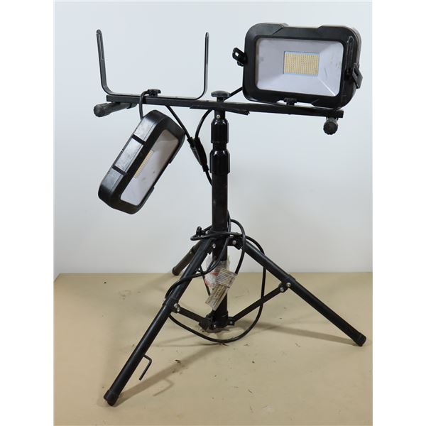 LAMPE DE TRAVAIL DBL SUR PIED LED