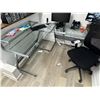 Image 1 : BUREAU VITRÉ AVEC CHAISE