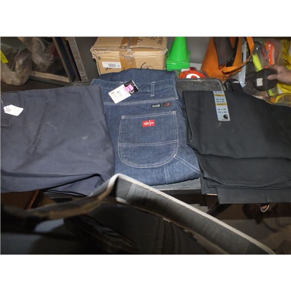 4 Pairs Of Men's Carhart Work Pants
