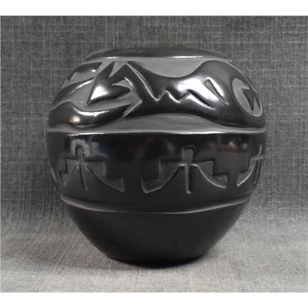 SANTA CLARA POTTERY VASE (LEGORIA)