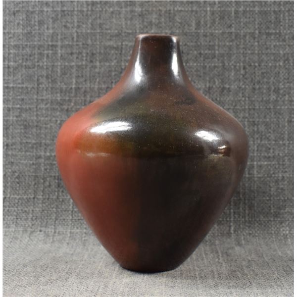 NAVAJO POTTERY VASE (ALICE CLING)