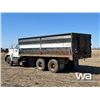 Image 4 : 1984 GMC BRIGADIER T/A 20 FT. GRAIN TRUCK