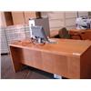 Image 1 : Golden Maple Single Ped L-Shaped Desk