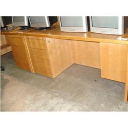 Golden Maple Single Ped Desk