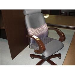 Walnut Framed Grey Mesh Gaslift Chair