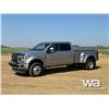 Image 1 : 2022 FORD F-450 PLATINUM CREW CAB DUALLY PICKUP