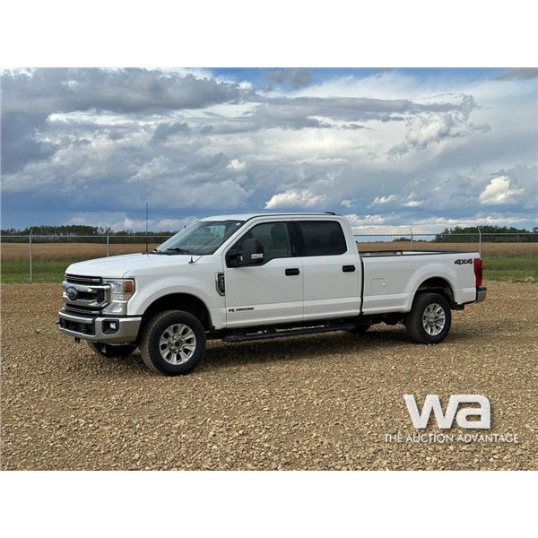 2022 FORD F-350 XLT CREW CAB PICKUP