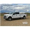 Image 1 : 2022 FORD F-350 XLT CREW CAB PICKUP