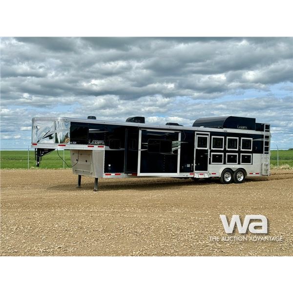 2020 LAKOTA T/A HORSE TRAILER W/ LIVING QUARTERS