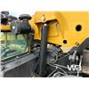 Image 26 : 2011 CAT TL1255 TELEHANDLER FORKLIFT