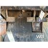 Image 10 : CASE 1070 2WD TRACTOR