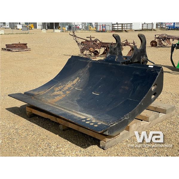 EXCAVATOR 90 IN. HYD. CHUCK BLADE