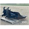 Image 3 : EXCAVATOR 90 IN. HYD. CHUCK BLADE