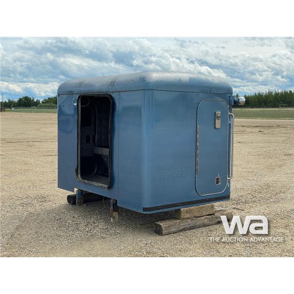1981 PETERBILT 60 IN. FLAT TOP SLEEPER