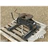 Image 3 : CURT R5 20K 5TH WHEEL ROLLER HITCH