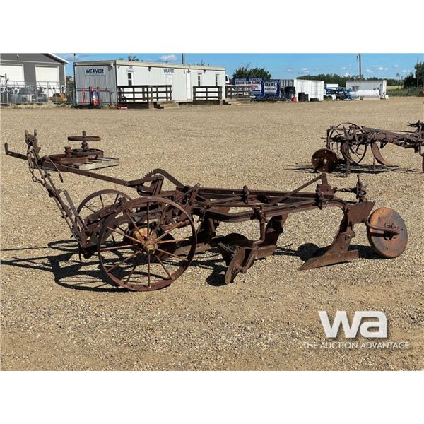 ANTIQUE 3 BOTTOM PLOW