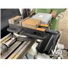 Image 10 : MODERN 857 MILLING MACHINE
