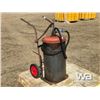 Image 2 : OIL TANK WITH PUMP