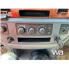 Image 19 : 2007 DODGE RAM 3500 SLT FLATBED TRUCK