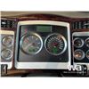 Image 14 : 2021 KENWORTH T800 TRI DRIVE SLEEPER WINCH TRACTOR