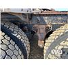 Image 51 : 2021 KENWORTH T800 TRI DRIVE SLEEPER WINCH TRACTOR