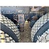 Image 59 : 2021 KENWORTH T800 TRI DRIVE SLEEPER WINCH TRACTOR