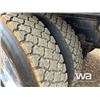 Image 47 : 2020 KENWORTH T800 TRI DRIVE SLEEPER WINCH TRACTOR