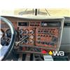Image 11 : 2002 KENWORTH T800B T/A SLEEPER WINCH TRACTOR