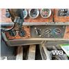 Image 17 : 2002 KENWORTH T800B T/A SLEEPER WINCH TRACTOR