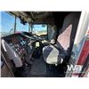 Image 7 : 2002 KENWORTH T800B T/A SLEEPER WINCH TRACTOR