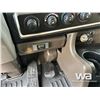 Image 21 : 2020 KENWORTH T800 TRI DRIVE SLEEPER TRUCK TRACTOR