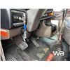 Image 15 : 2018 KENWORTH T800 TRI DRIVE SLEEPER TRUCK TRACTOR