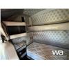 Image 19 : 2018 KENWORTH T800 TRI DRIVE SLEEPER TRUCK TRACTOR