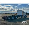 Image 3 : 2012 KENWORTH T800 TRI DRIVE SLEEPER TRUCK TRACTOR