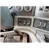 Image 15 : 2006 FREIGHTLINER TRI DRIVE SLEEPER TRUCK TRACTOR