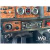 Image 18 : 2000 KENWORTH T800B T/A SLEEPER TRUCK TRACTOR