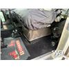 Image 29 : 2000 KENWORTH T800B T/A SLEEPER TRUCK TRACTOR