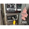 Image 14 : 2013 KENWORTH T800 TRI DRIVE DUMP TRUCK