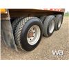 Image 36 : 2013 KENWORTH T800 TRI DRIVE DUMP TRUCK